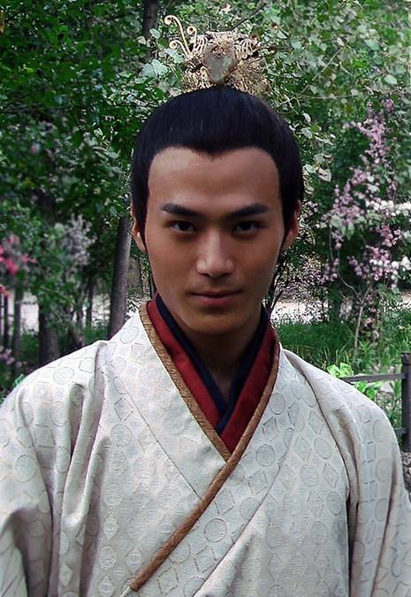 2009年接拍了人生中的第一部戏《美人心计》,饰演汉武帝,也因这部戏与