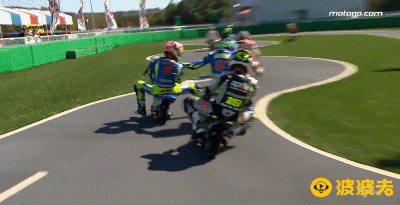 第一次看到这种摩托车赛,总觉得哪里不对劲