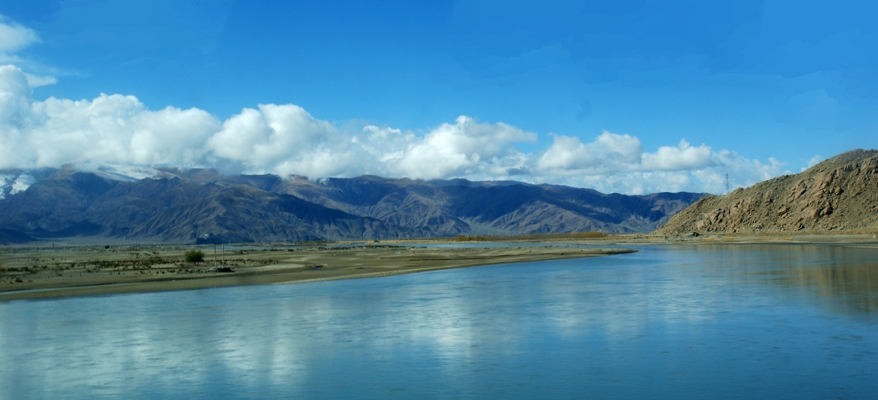 高清河水