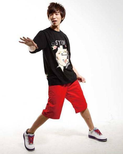 原名:吴俊谚 英文名:gevin 昵称:鲔鱼,bato,tuna,喇叭鱼,喇叭,东南亚