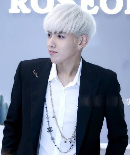 小编我是头发长,见识短.